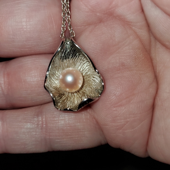 Vantel Pearls Jewelry Vantel Pearls Pearl Petal Necklace Poshmark